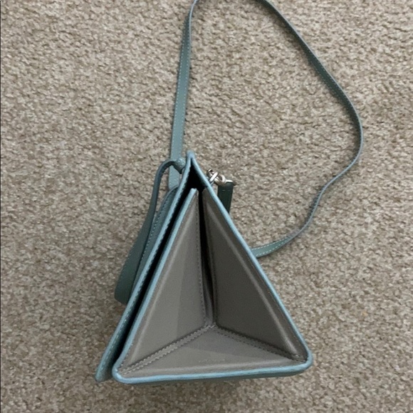 Mlouye triangle bag in mineral green - Picture 4 of 10